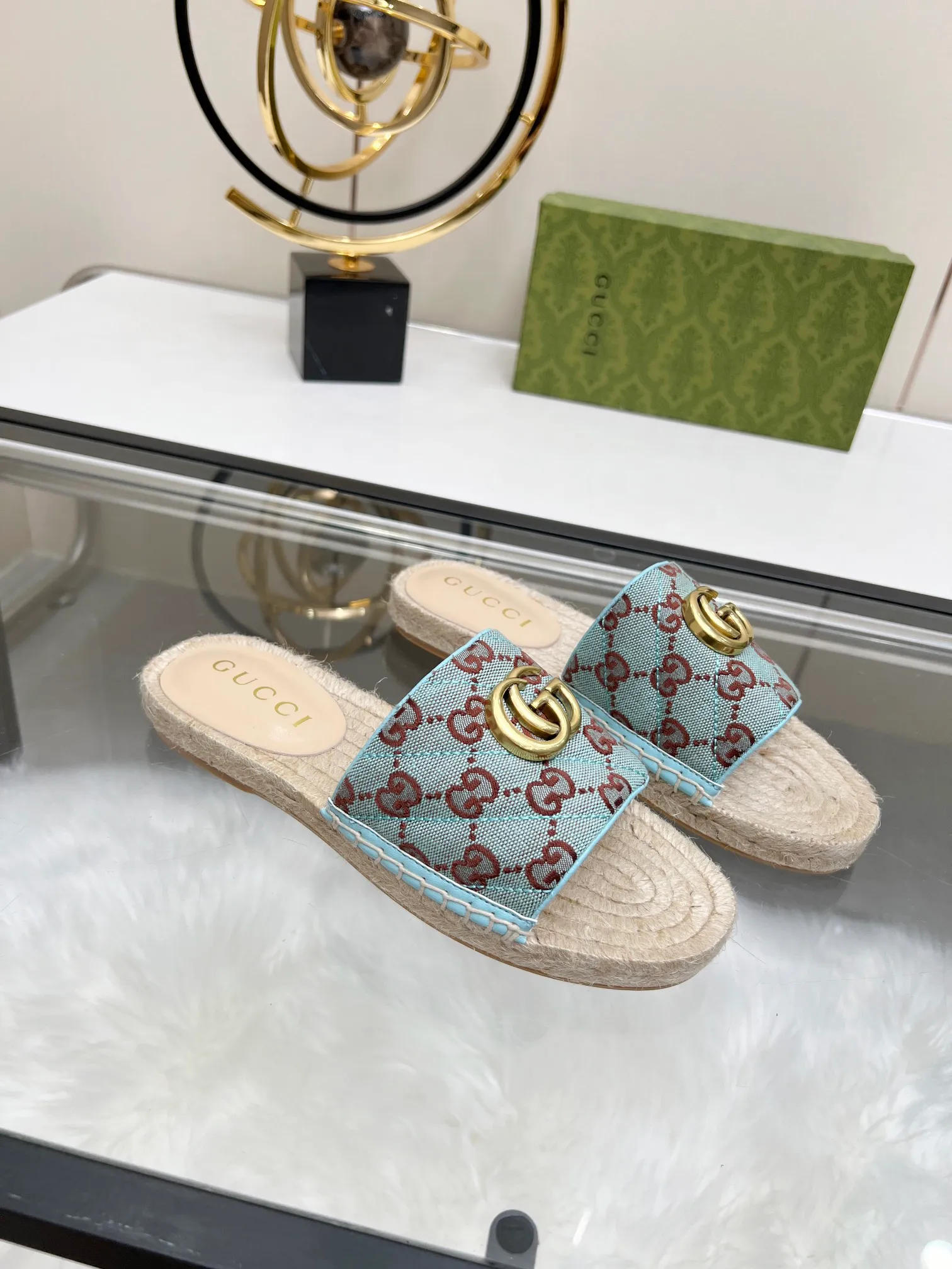 👟👟Ex-factory price 320👟👟 Gucci slippers fisherman shoes new color Injection molded one-piece straw bottom, high-end quality Fabric: Double G imported fabric Lining: sheepskin lining Code number: 35~42 Fabric styles include apricot, floral, pink, black, blue, burgundy, champagne, green, orange, cyan, starry sky, more than 30 colors to choose from, many colors to be updated in the future ,,,,,,,,